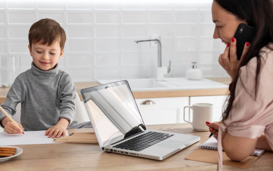 How to Juggle an Online Business with Kids at Home